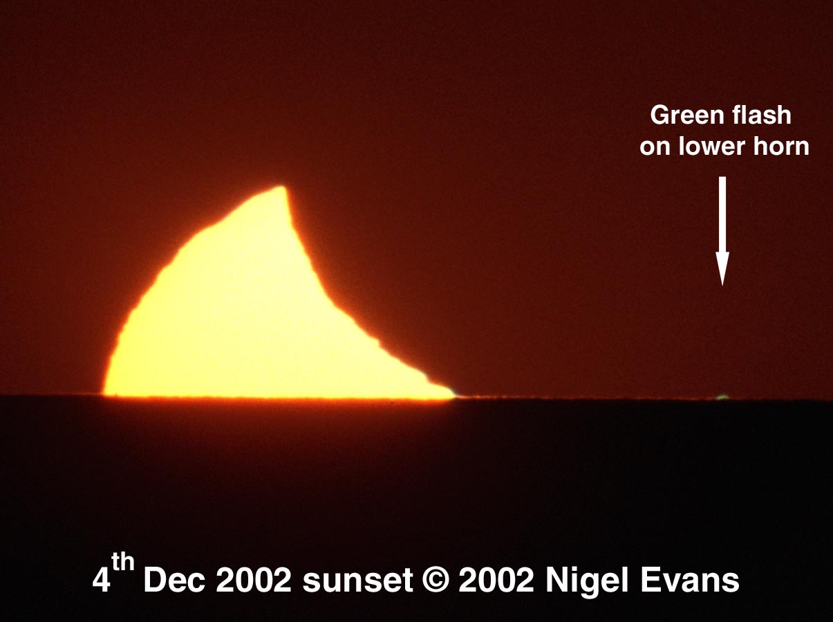 http://www.ast.cam.ac.uk/~ipswich/Observations/Eclipse-2002-12-04/sunset_2.jpg