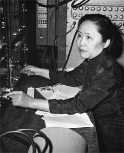 Image of
                      Chien-Shiung Wu operating a machine